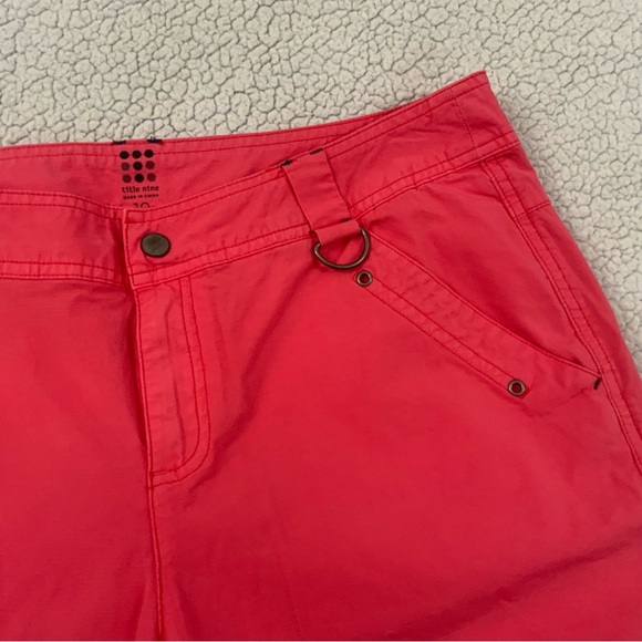 Title Nine Size 10 Coral Stretch Brash Ripstop Hiking Camping Bermuda Shorts - Picture 3 of 16